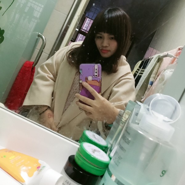 热心肠的脸盆的照片