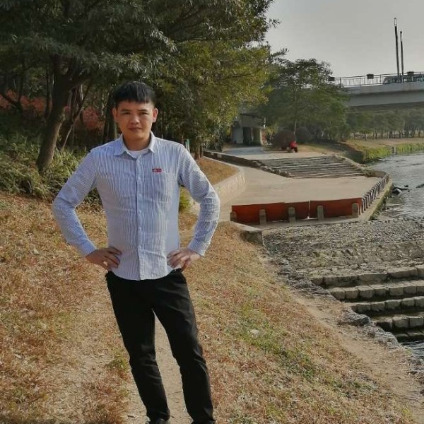 自然和保温杯的照片