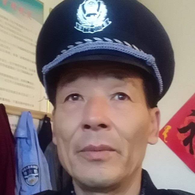恬静雪碧的照片