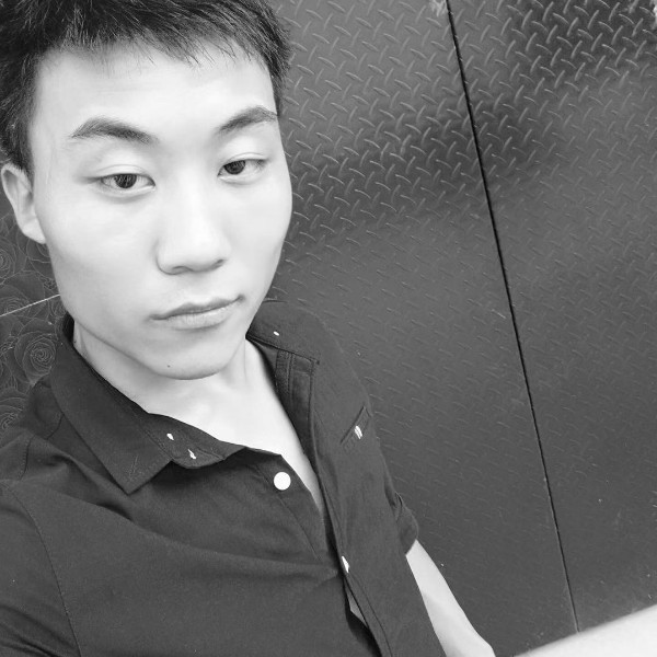 红牛蹁跹缠绵的照片