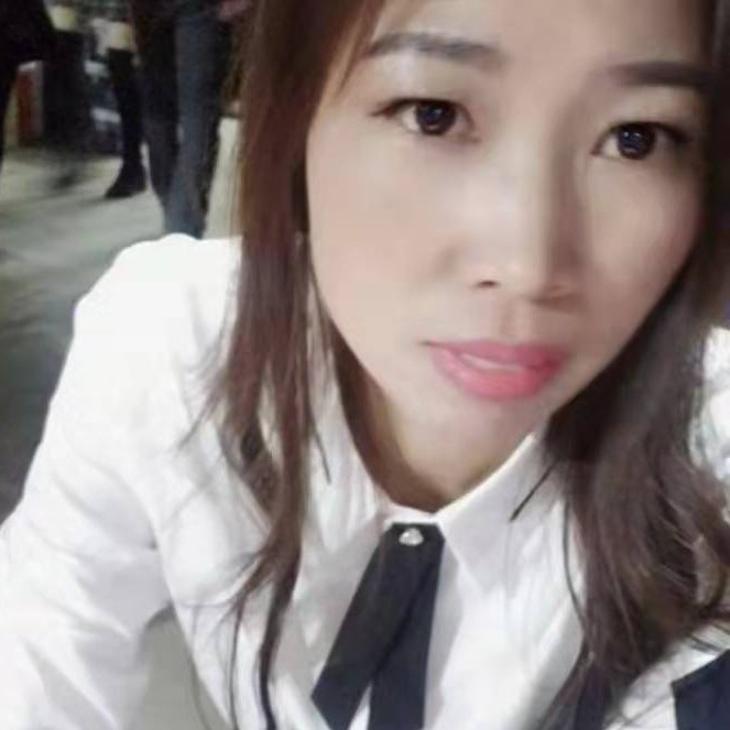 草丛和卡布奇诺的的照片