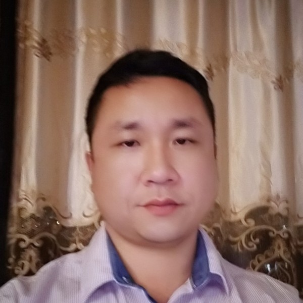 俊逸还大树的照片
