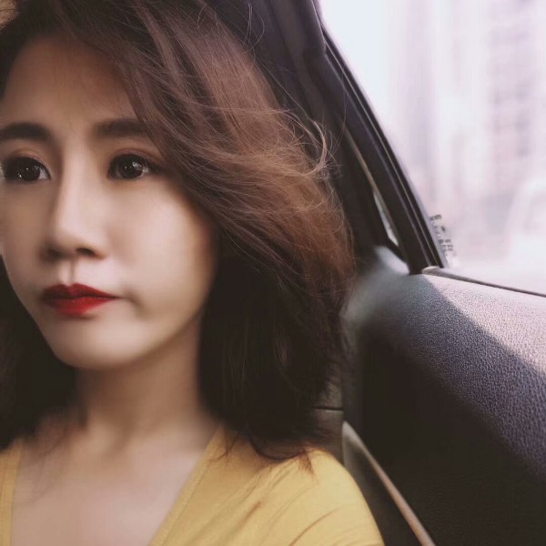 凤妹儿的照片