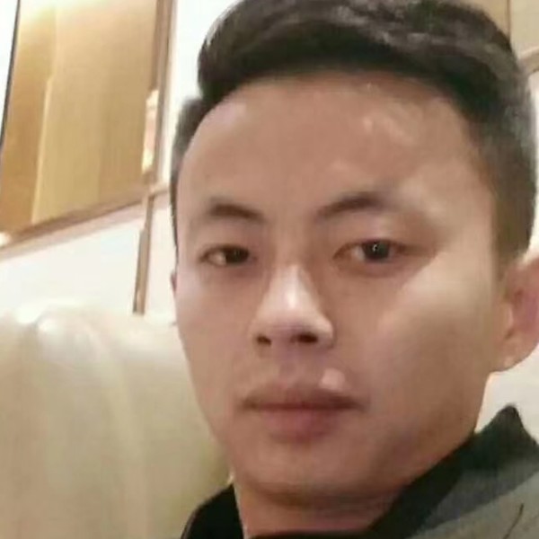 寒冷挽手啤酒的照片