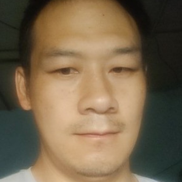 内向吃醋外套的照片