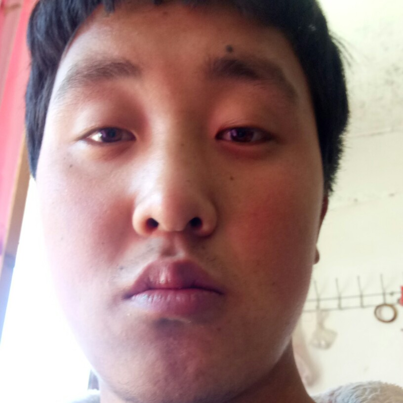 秀丽蹙眉矜柔的照片