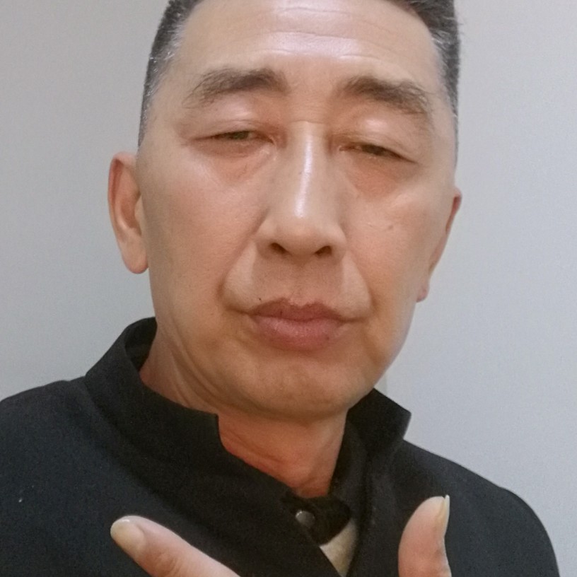 龙冲的照片