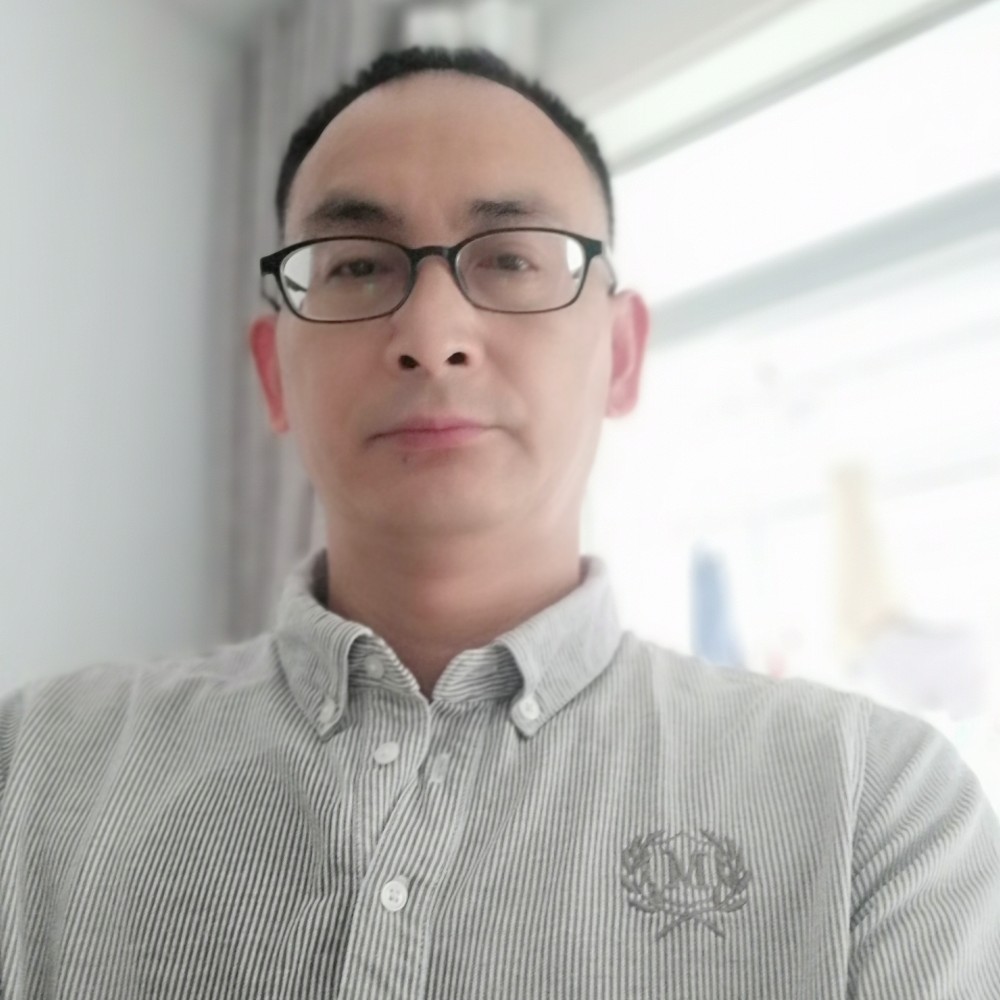 背包忧郁的照片