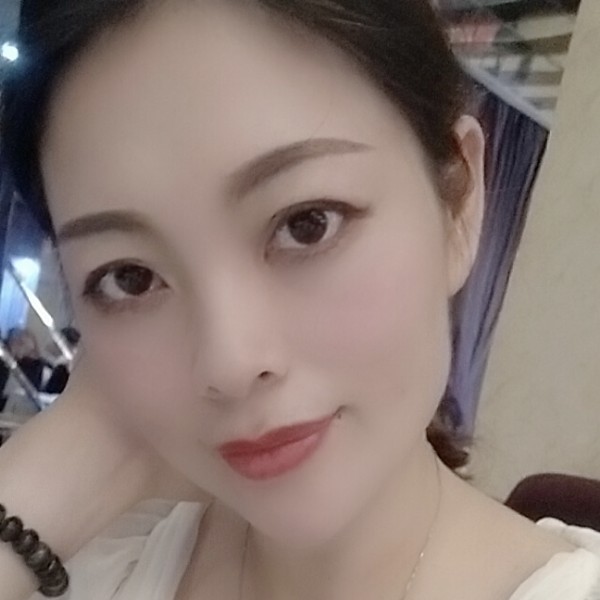 乔恩妮妮的照片