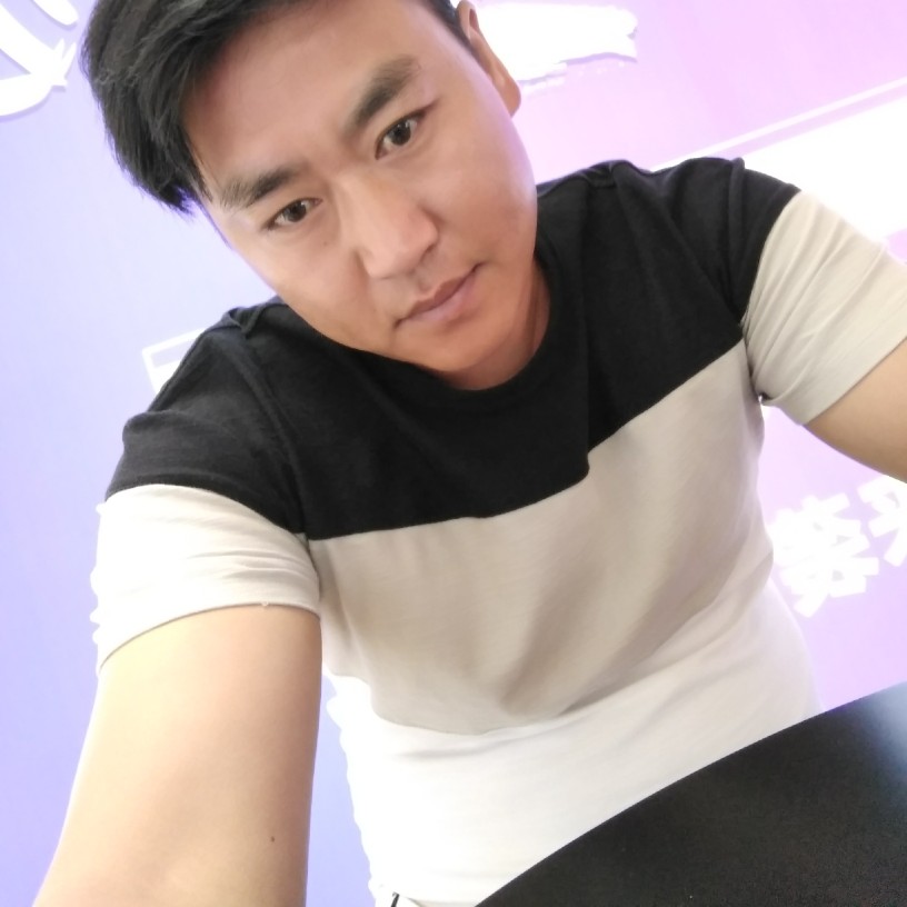 满意請洛尘的照片