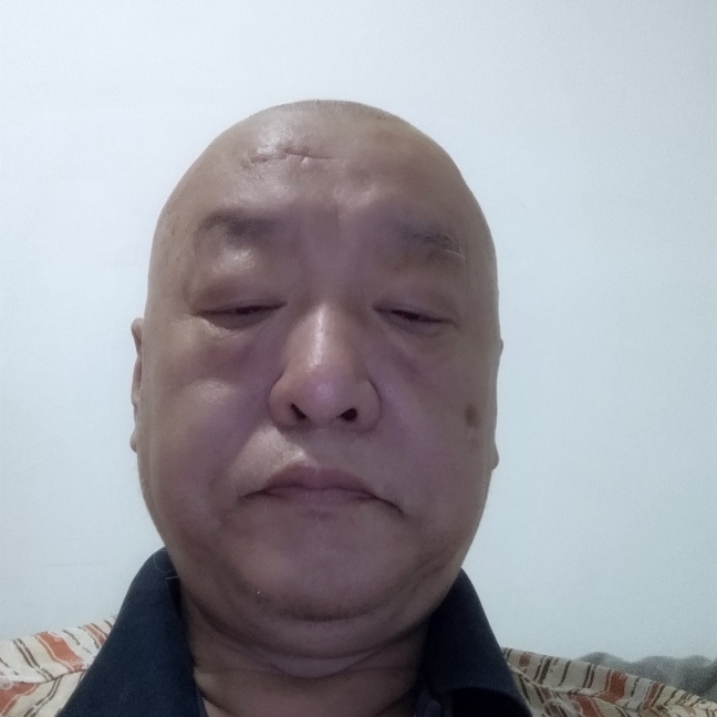 铃铛魁梧的照片