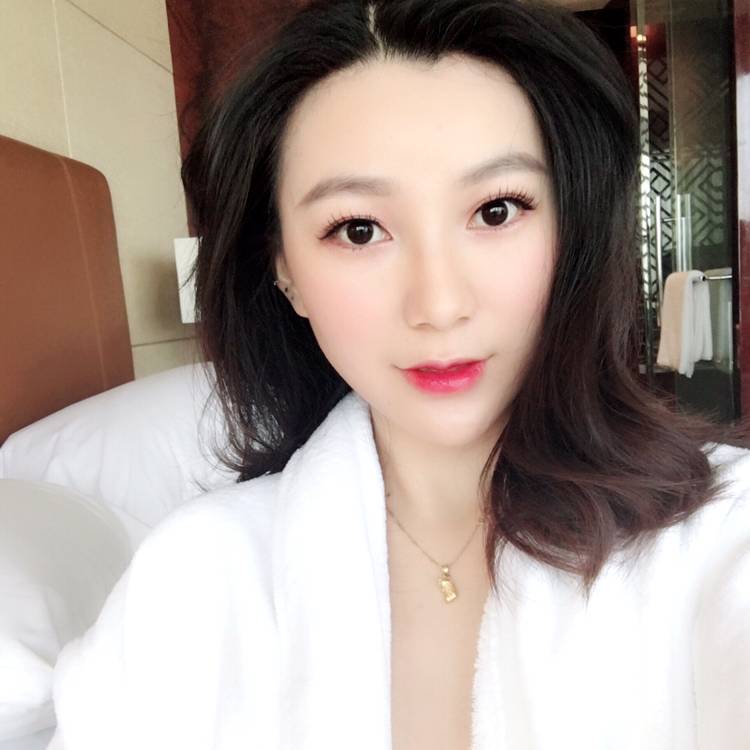 黑色调的照片