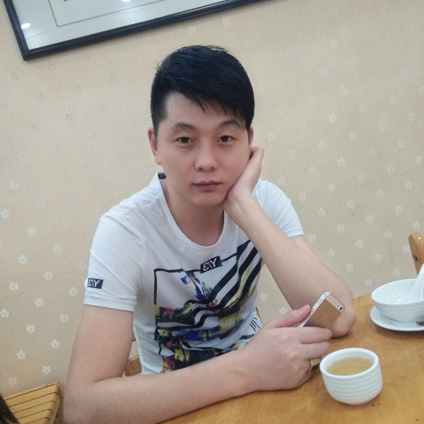 光亮踢爆米花的照片
