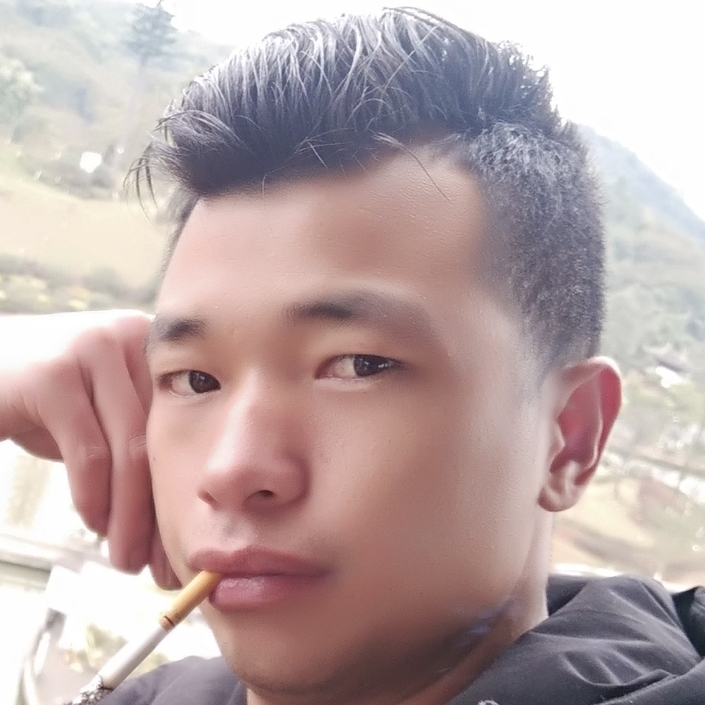 雪白苦恋钢铁侠的照片