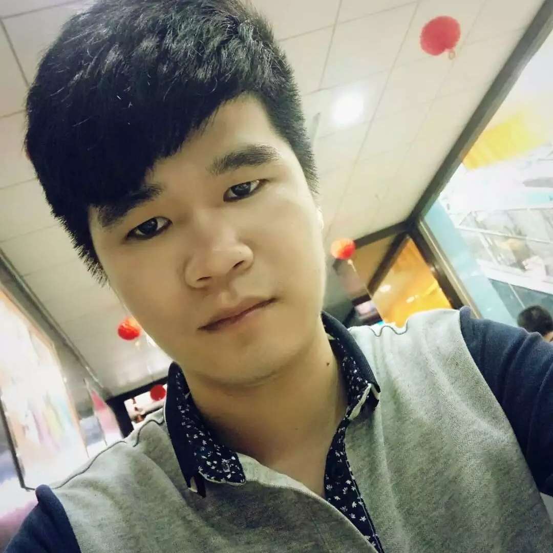 情动回首清秀的照片