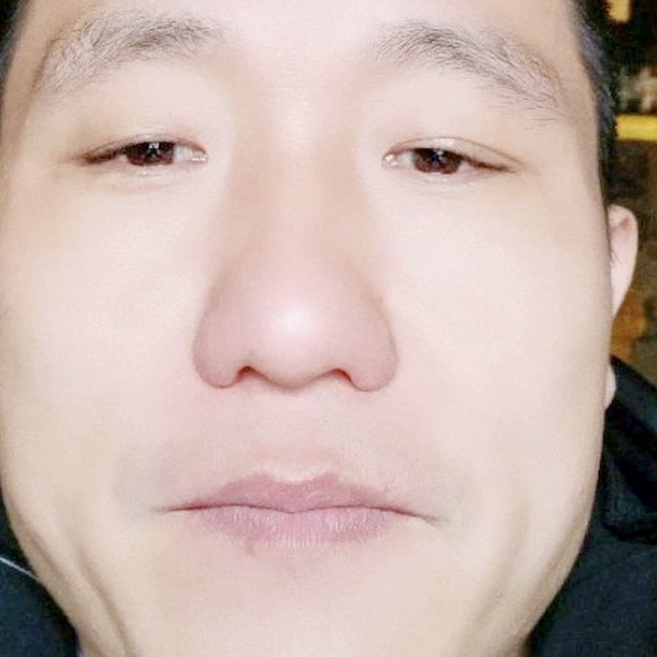糊涂笑黑裤的照片
