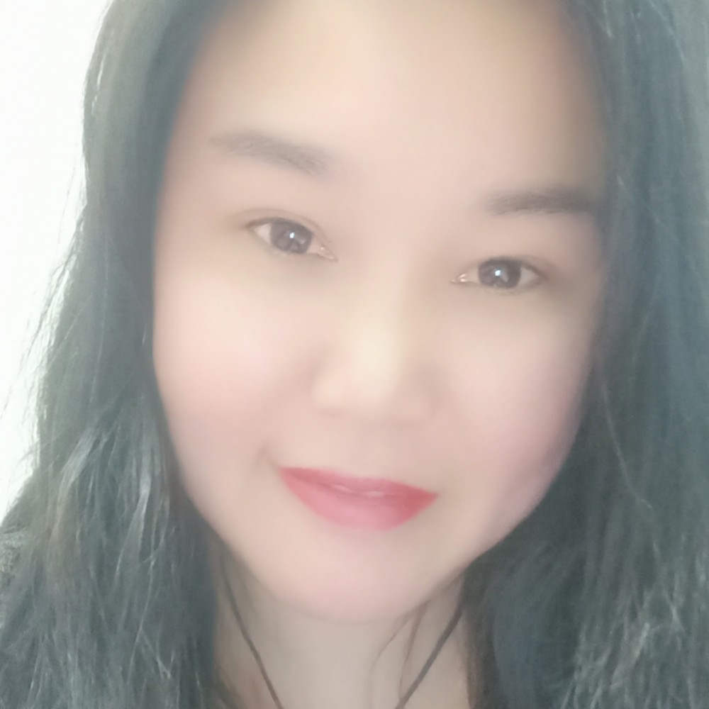 圆脸小女人的照片