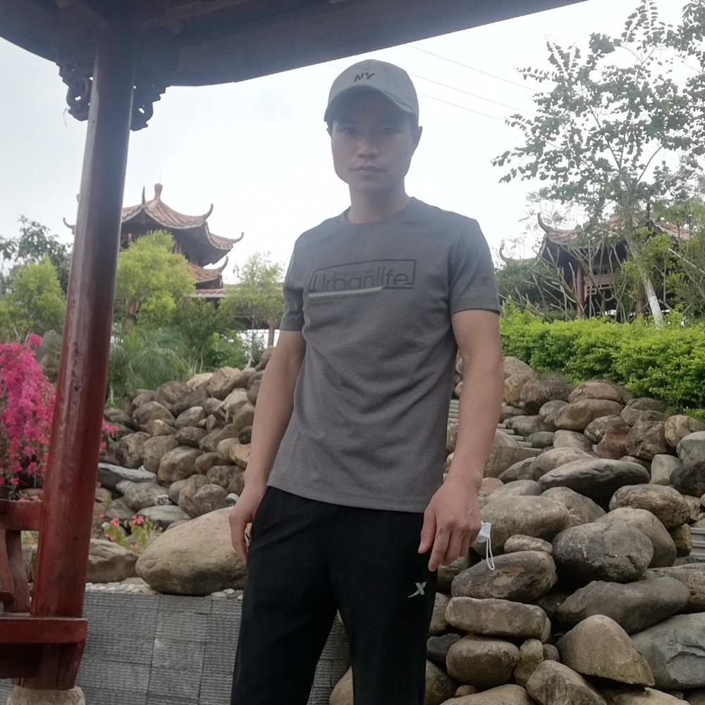 戒指虚心的照片