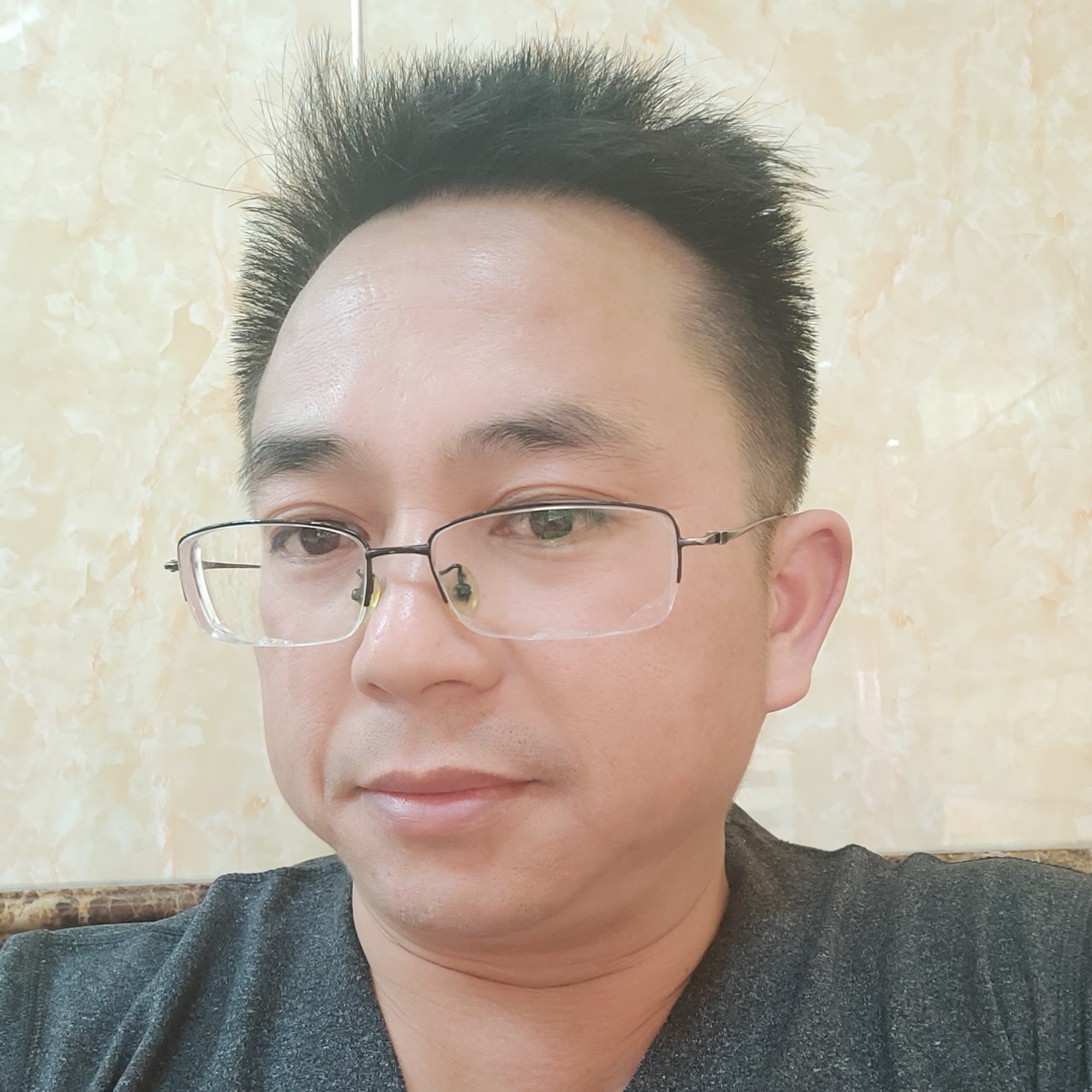 立人东方亮的照片