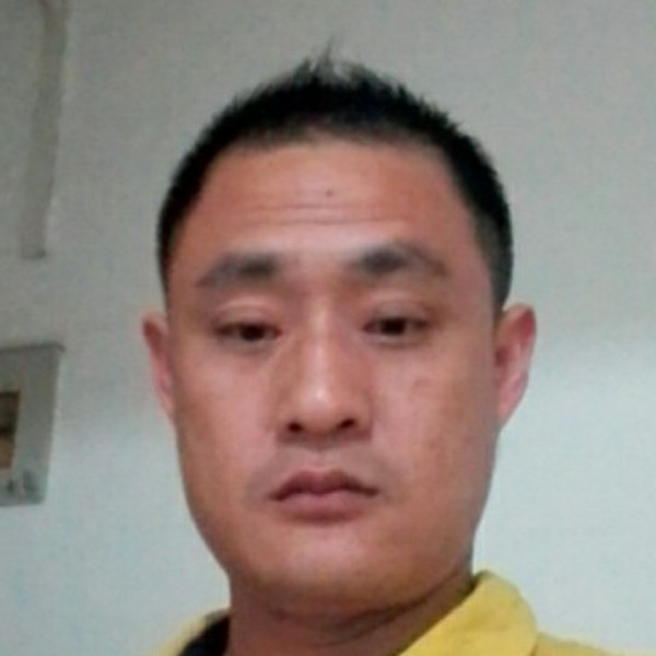 虚心等待草莓的照片