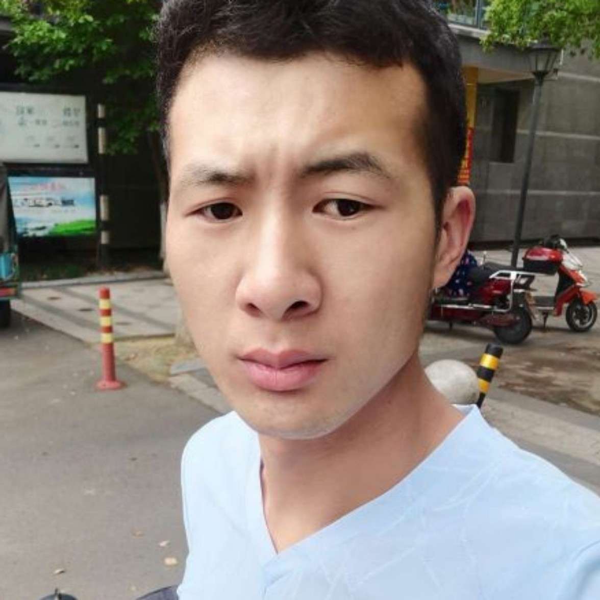 㞢廾的照片