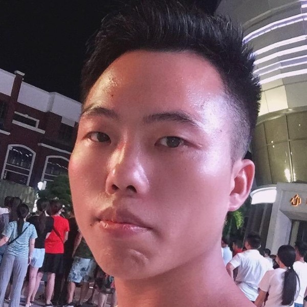 灼热打电话的照片