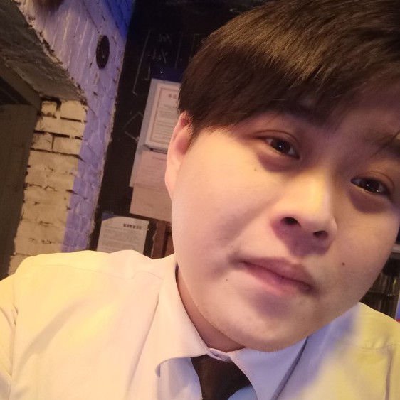黑米方坚强的照片
