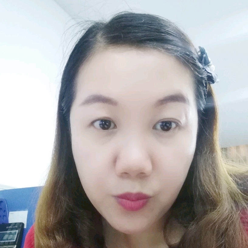 甜美笑靥的照片