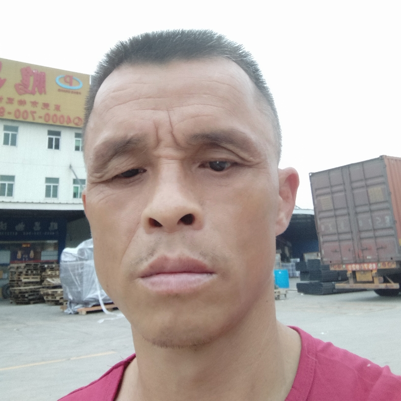 草丛方温婉的照片
