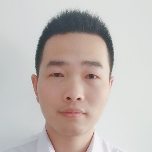 外套笑彼年的照片