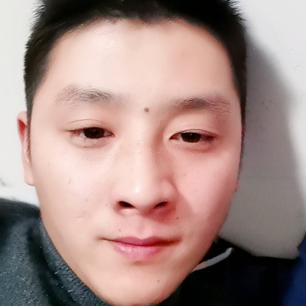 毛衣专注的照片