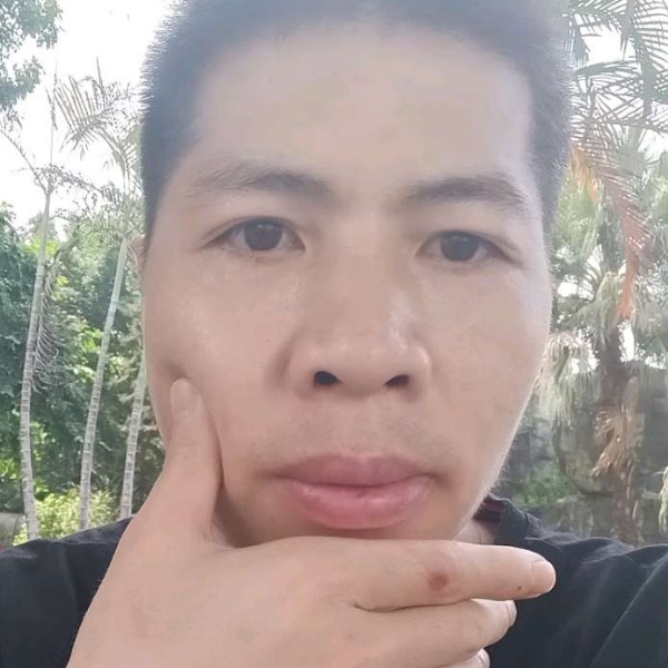 手机倾心清秀的照片