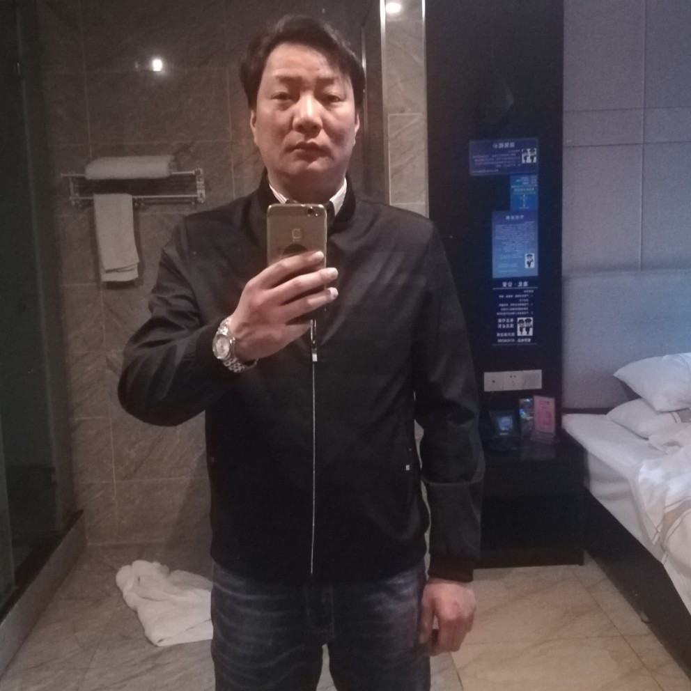 一个人的夜555的照片