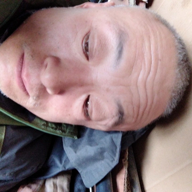 苗条回眸爱撒娇的照片