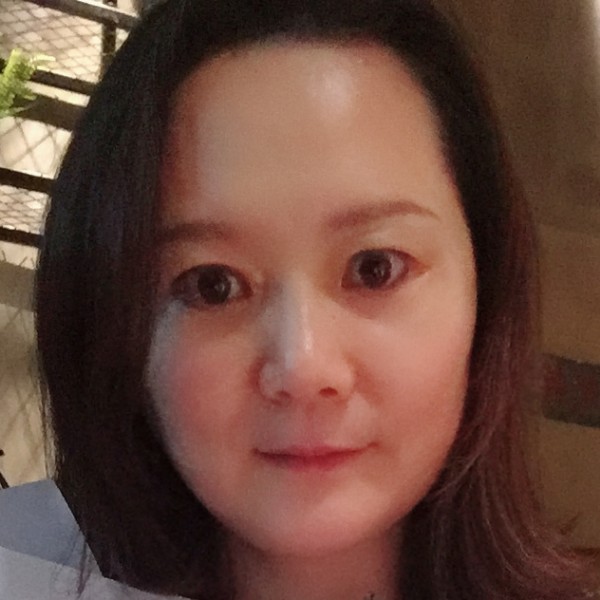 典雅笑大白的照片