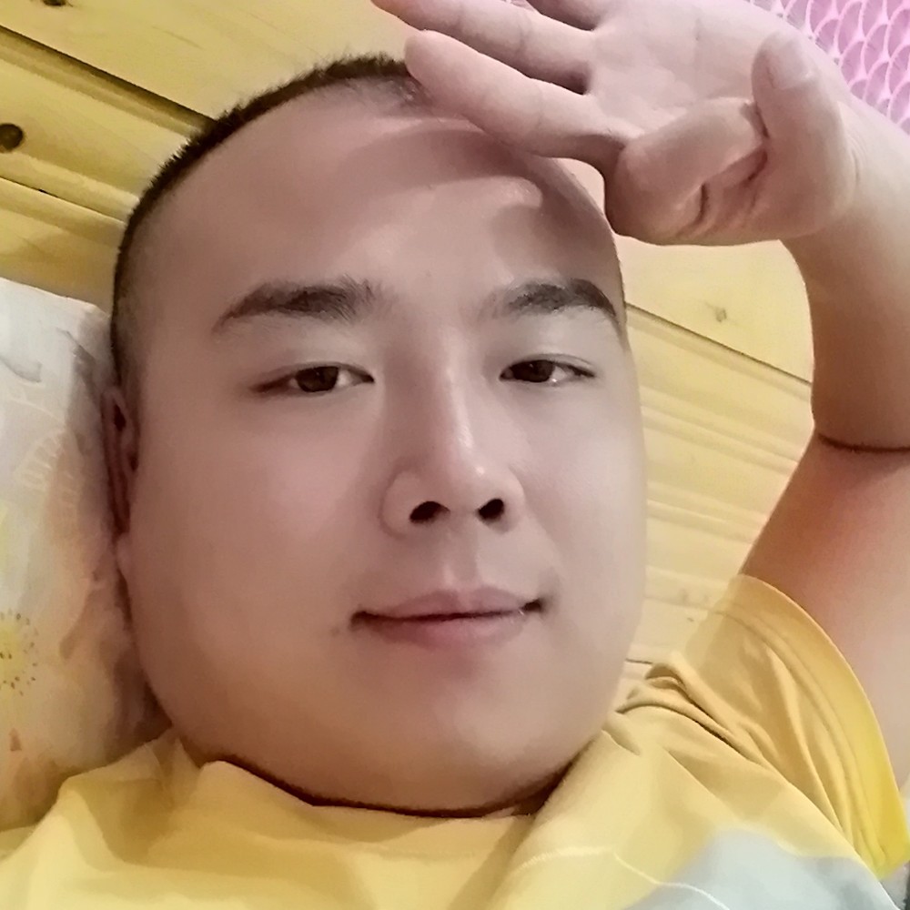 茫然的少年的照片