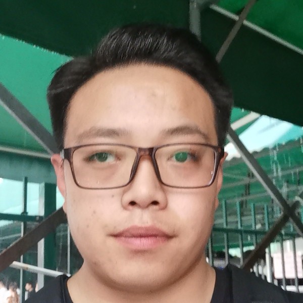 查尔斯，李雷的照片