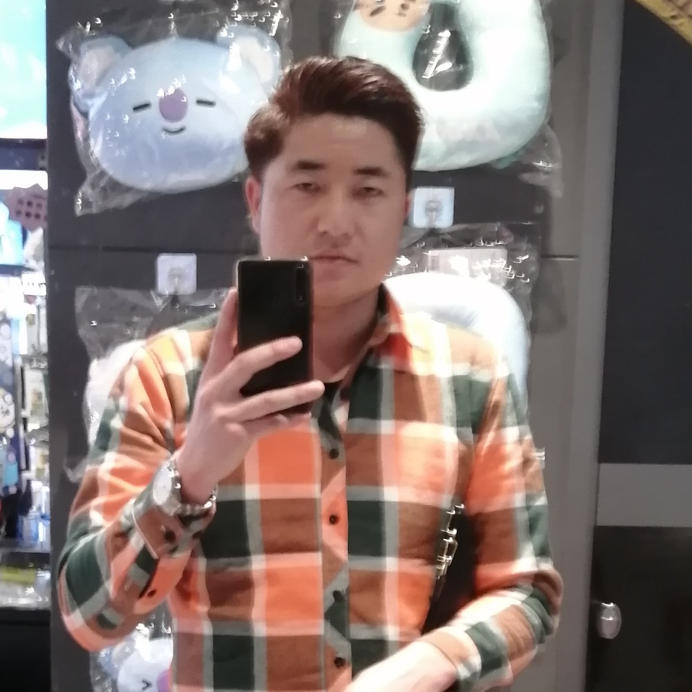 刺猬浅吻野性的照片