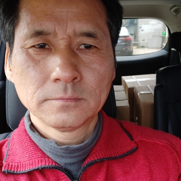 本人喜欢看电影的照片