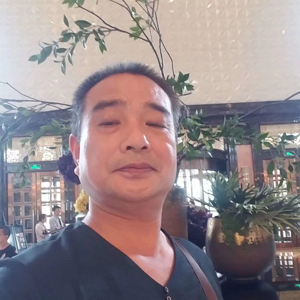 忧心与飞机军哥的照片