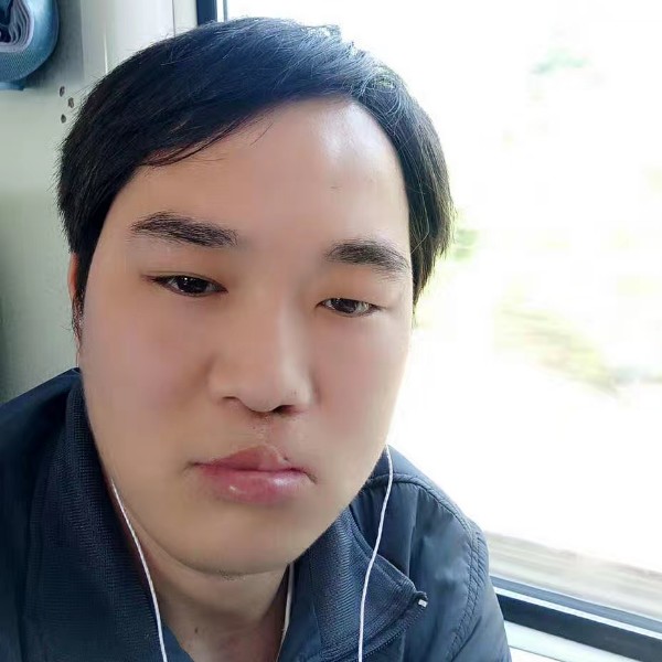 小蝴蝶挽手隐忍的照片