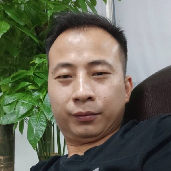 一号硅胶男的照片