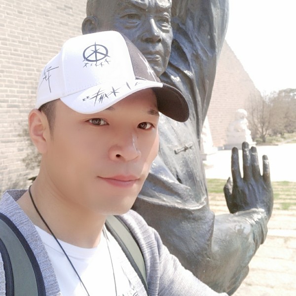 伤透了的流氓兔的照片