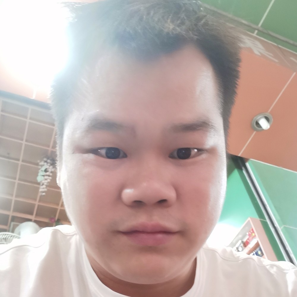 背包笑清秀的照片