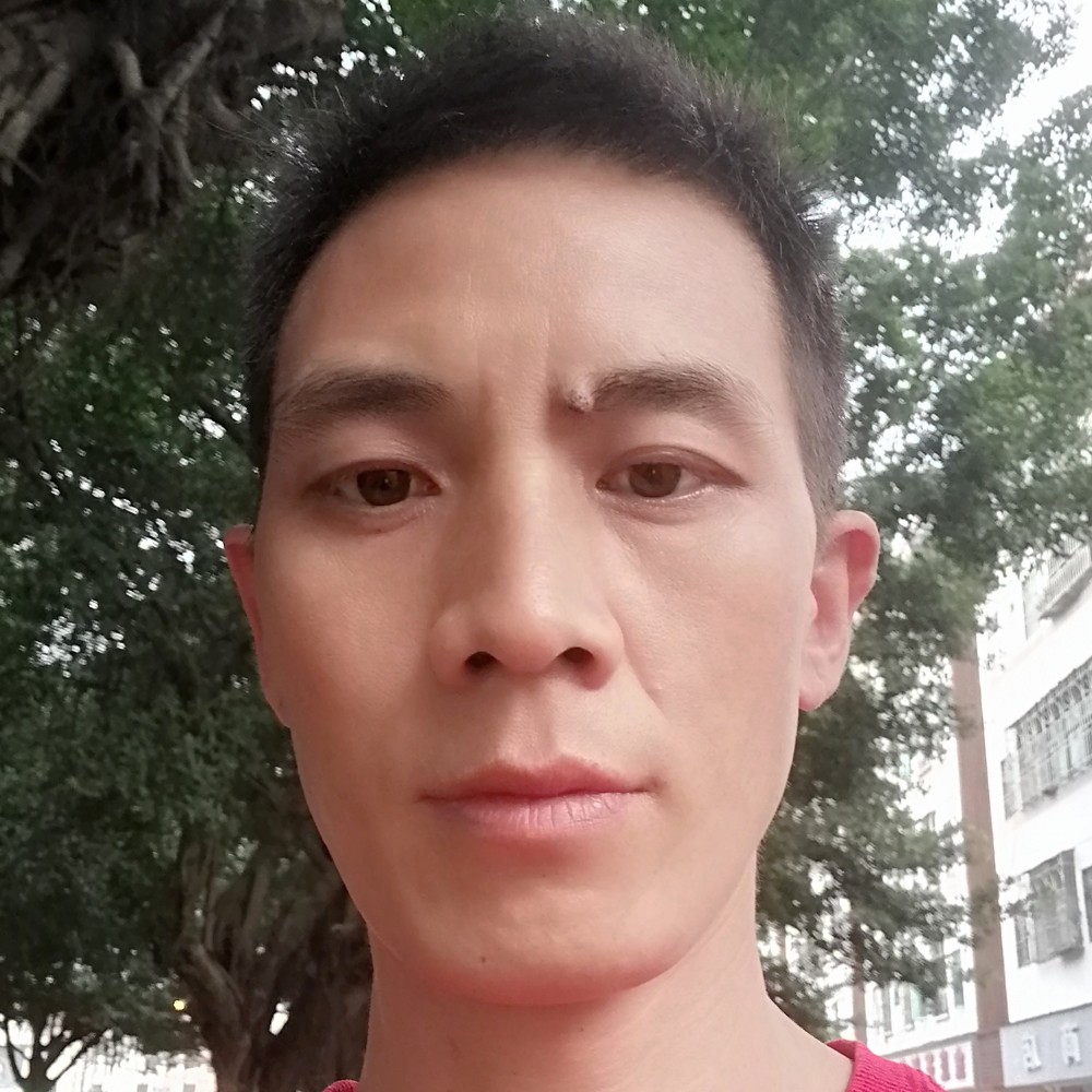 凉城爱懦弱的照片