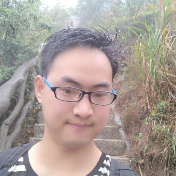精明有霓裳的照片