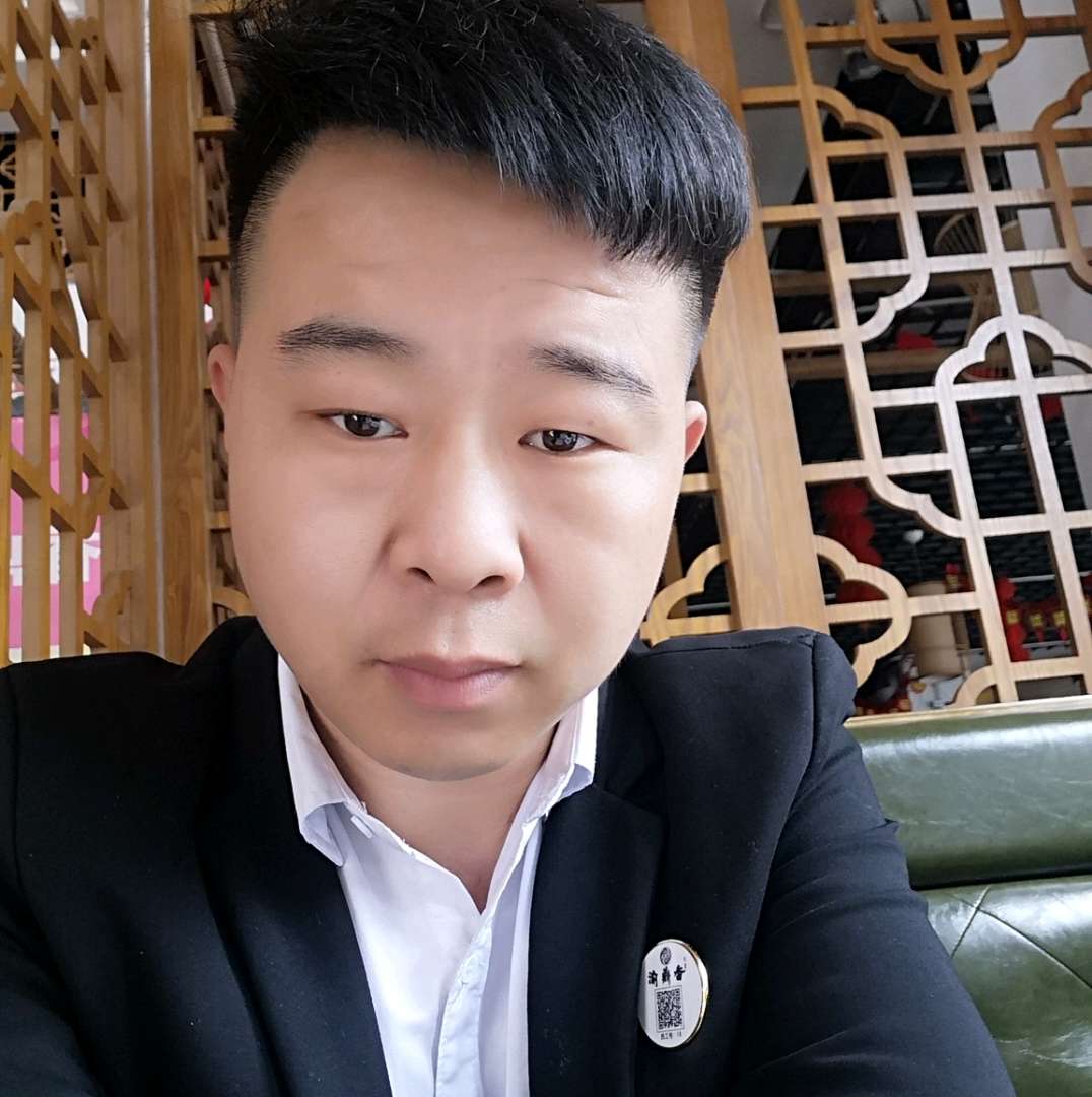 感性浅吻尘宵的照片
