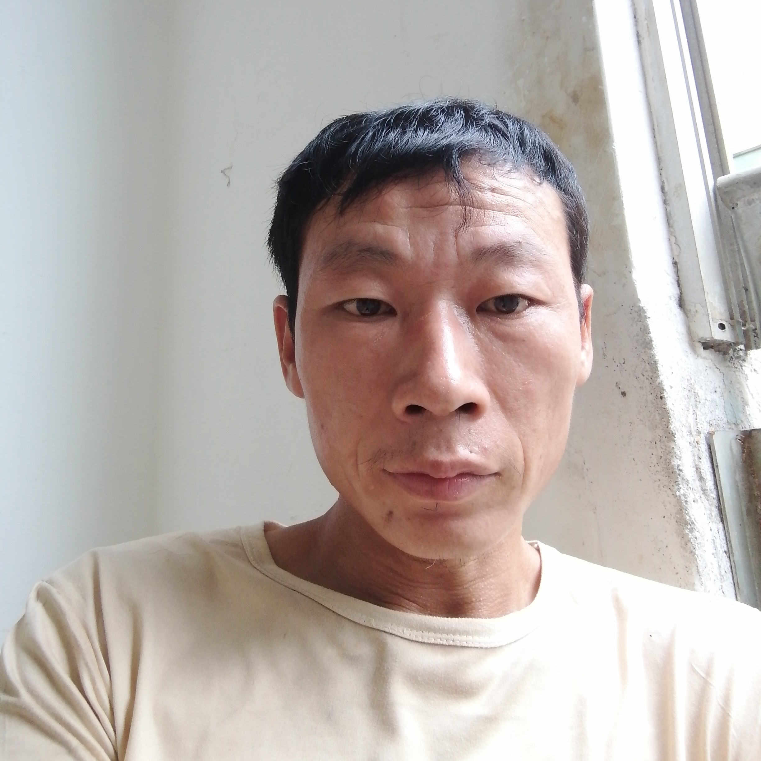 大白爱恋高大的照片