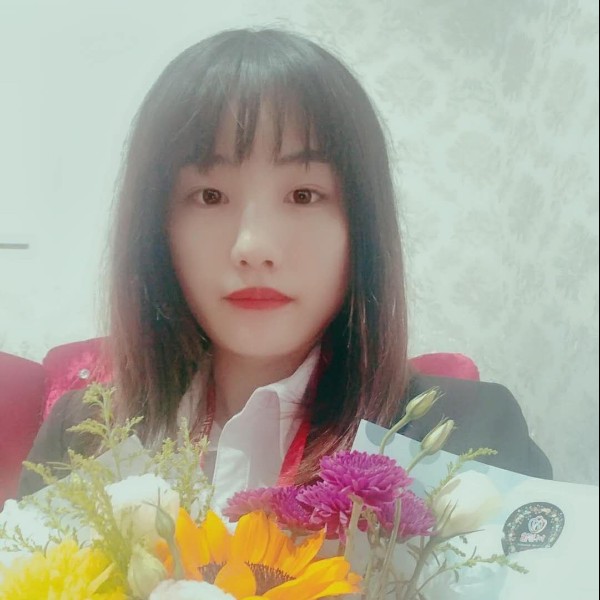羽裳等待自信的照片