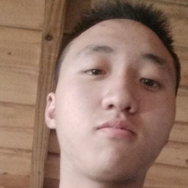 萝莉深拥淡定的照片